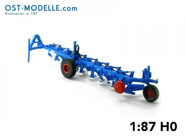 Aufsattelbeetpflug Fortschritt B550 Transportstellung blau